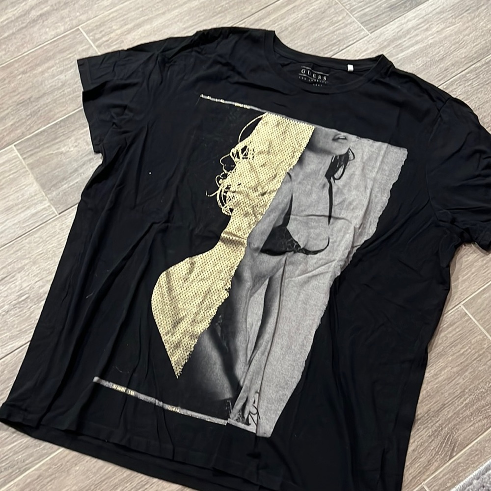 Guess Tshirt